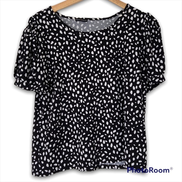MERCER & MADISON BLACK AND WHITE TOP WITH SPOT PATTERN, PUFFED SLEEVES, LARGE - Picture 1 of 4